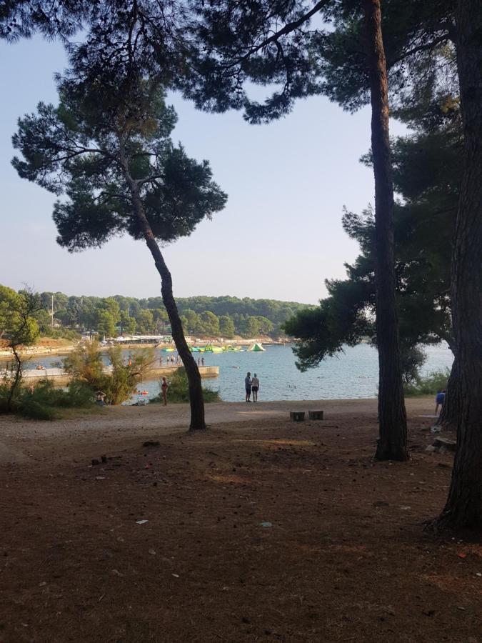 Leut Apartment, 3min beach, 15min center Pula Exterior foto