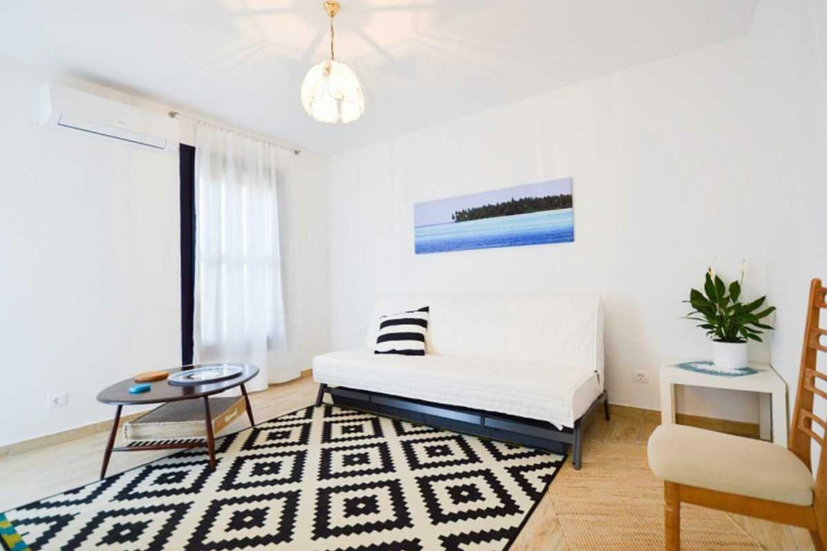 Leut Apartment, 3min beach, 15min center Pula Exterior foto