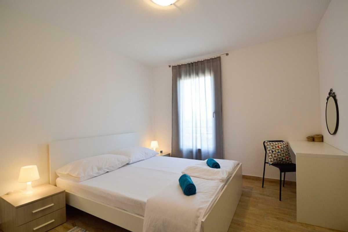 Leut Apartment, 3min beach, 15min center Pula Exterior foto