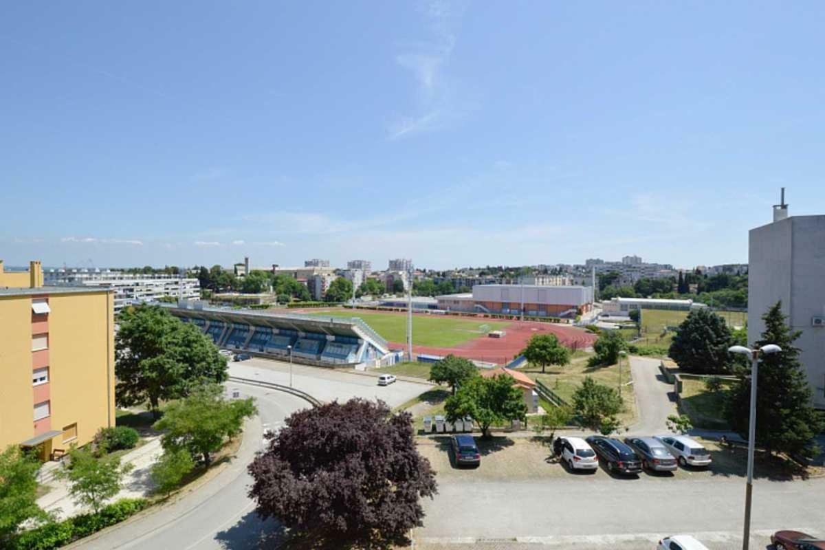 Leut Apartment, 3min beach, 15min center Pula Exterior foto