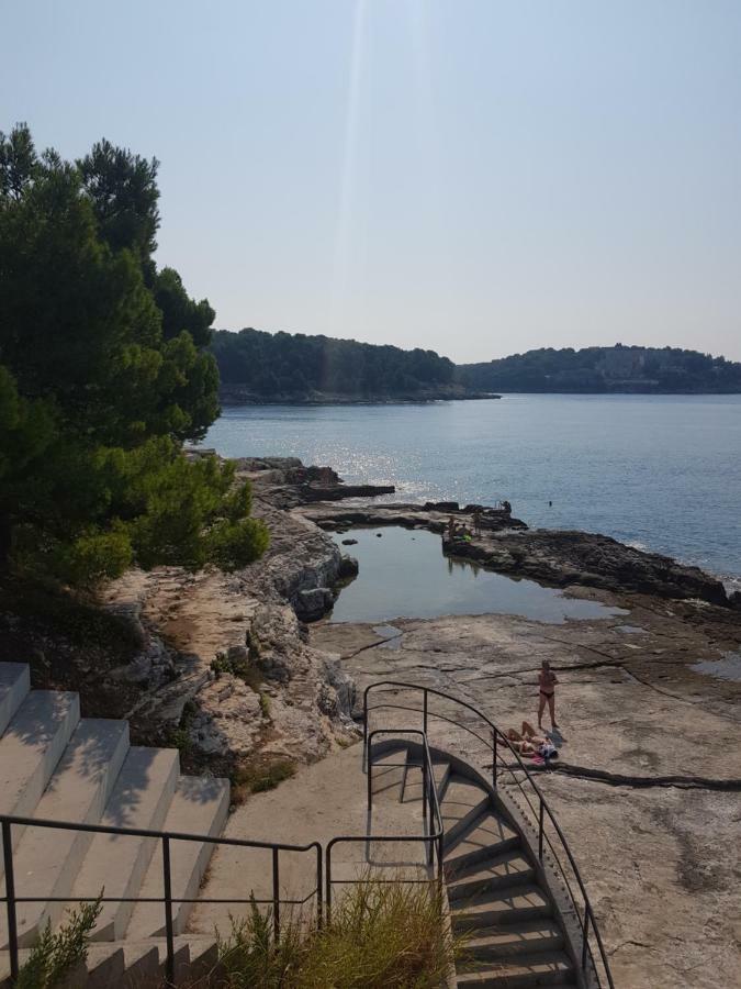 Leut Apartment, 3min beach, 15min center Pula Exterior foto