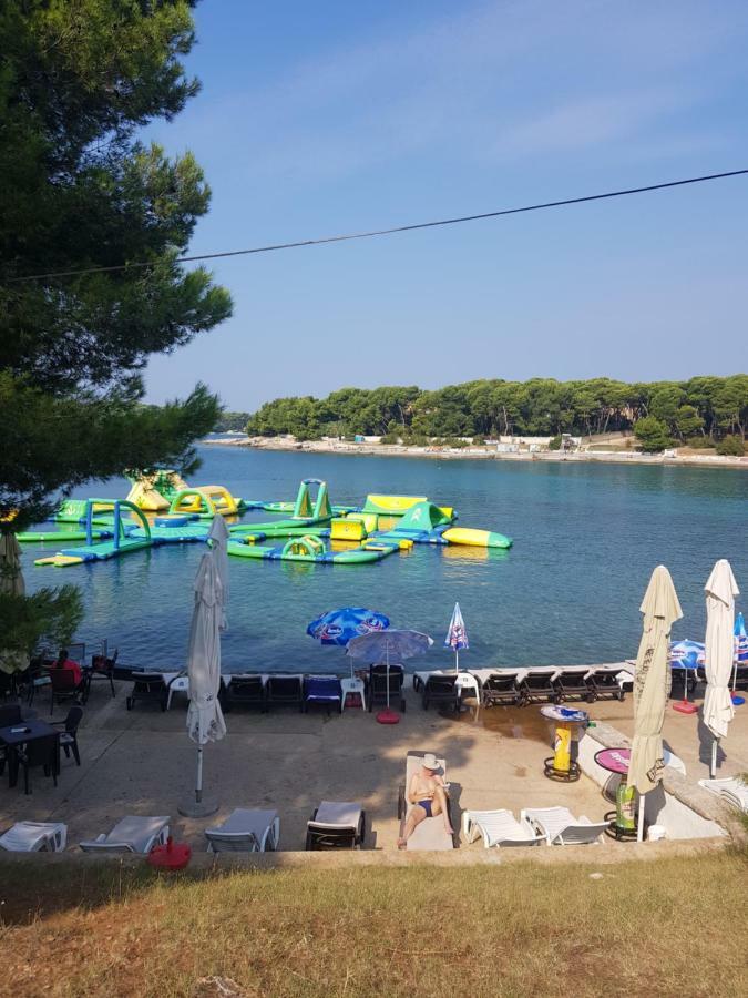 Leut Apartment, 3min beach, 15min center Pula Exterior foto