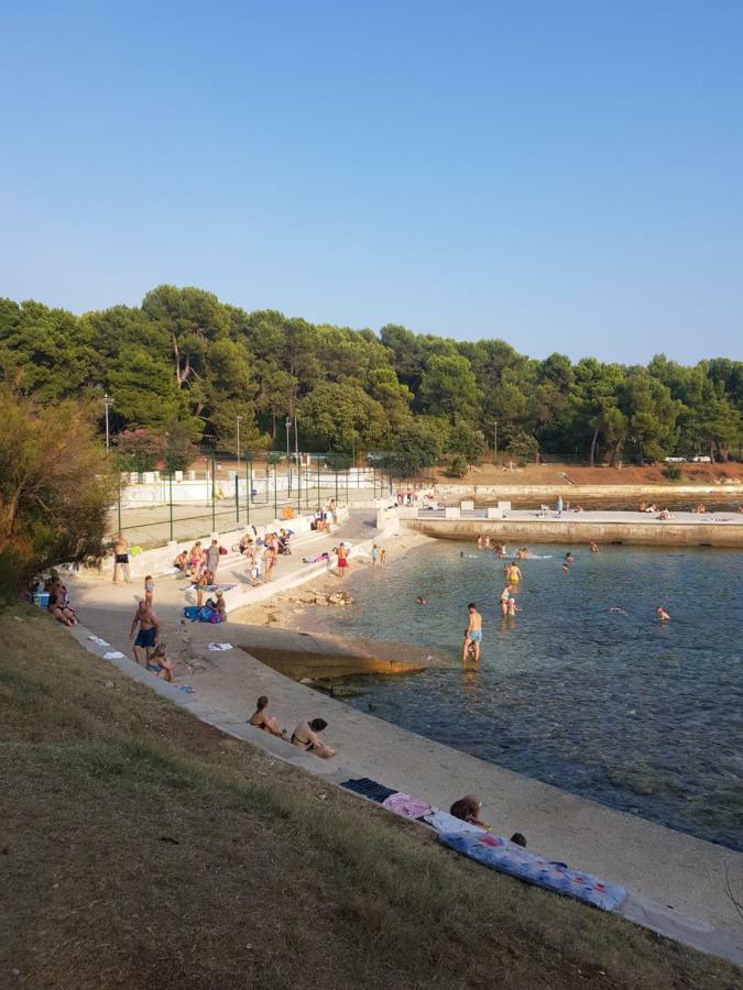 Leut Apartment, 3min beach, 15min center Pula Exterior foto