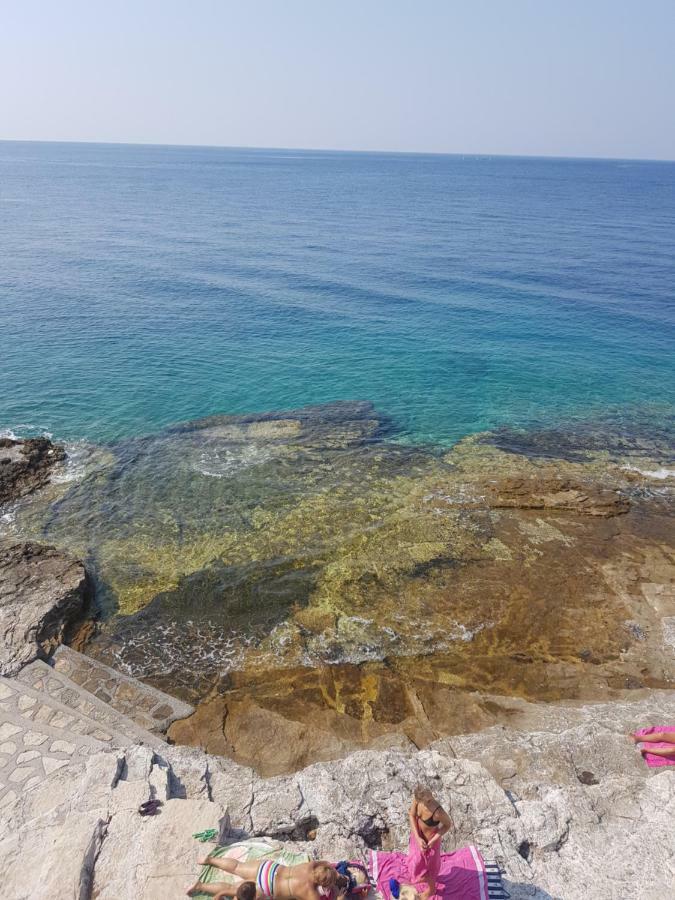 Leut Apartment, 3min beach, 15min center Pula Exterior foto